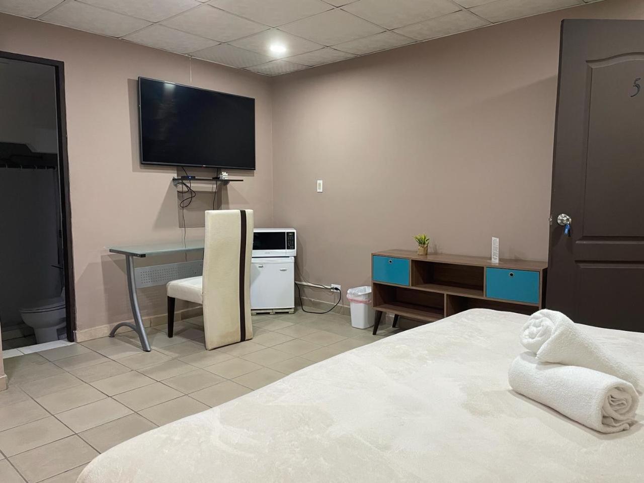 Hostal El Prado Πόλη του Παναμά Εξωτερικό φωτογραφία